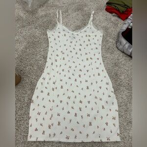 H&M Body-con White Floral Dress